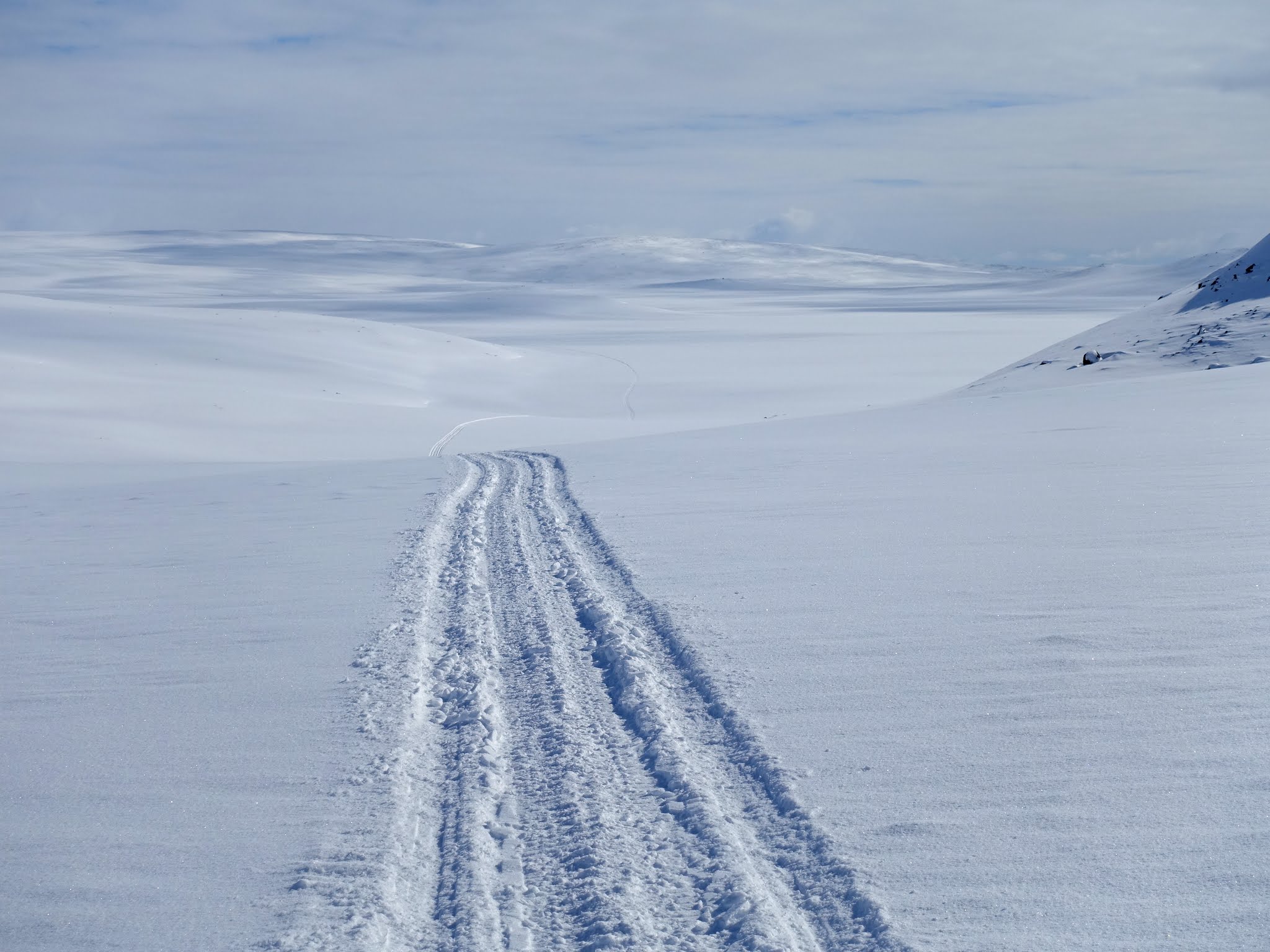 Kilpisjärvi majoitus ja luminen maisema